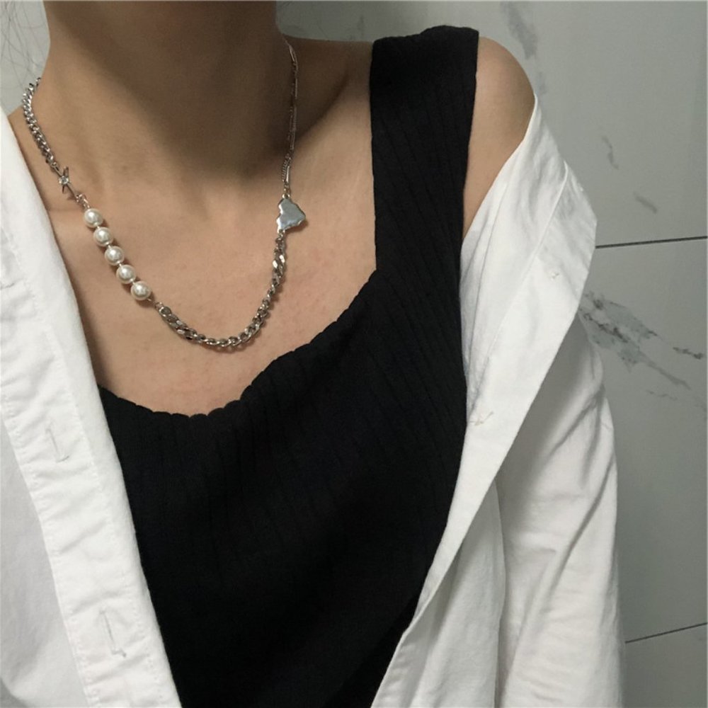 Star and Pearls Necklace - Picture 5 of 9